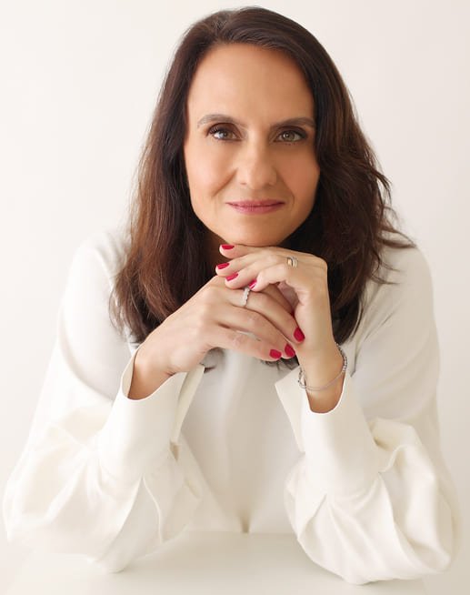 Dra. Danielle Boni | Oftalmologista Especialista em Retina Clínica e Cirúrgica